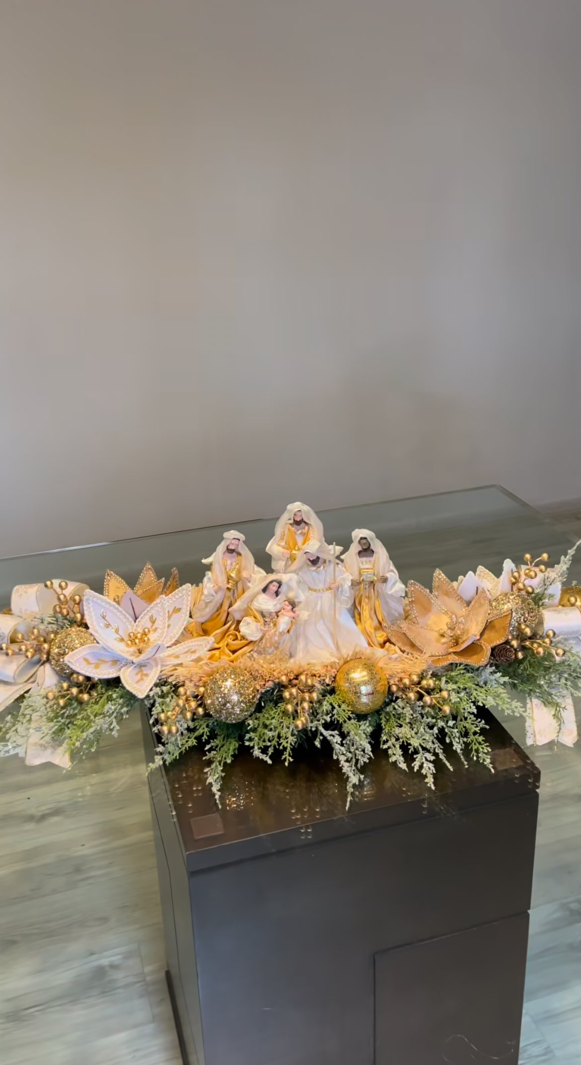 Presépio Natalino Luxo com Sagrada Família - Decoração Dourada